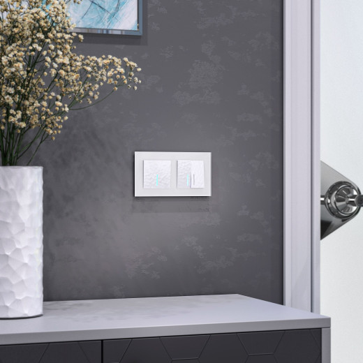 Выключатель двухклавишный проходной с подсветкой белый W1222101