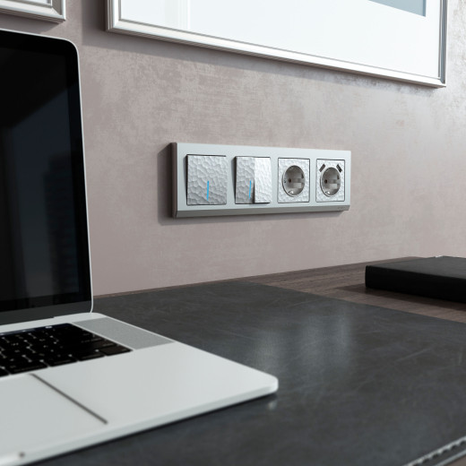 Выключатель двухклавишный проходной с подсветкой (Hammaer серебряный) W1222106