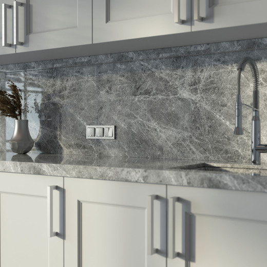 Розетка влагозащ. с зазем. с защит. крышкой и шторками (Hammaer серебряный) W1271206