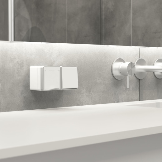 Розетка влагозащ. с зазем. с защит. крышкой и шторками Gallant белая W5071201