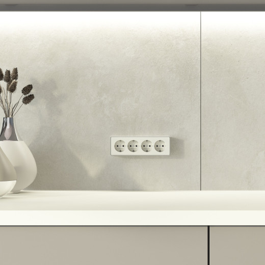 Розетка четверная с заземлением и шторками Gallant слоновая кость W5072204