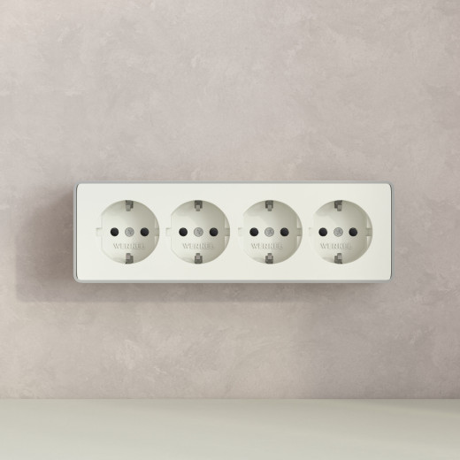 Розетка четверная с заземлением и шторками Gallant слоновая кость W5072204