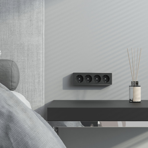 Розетка четверная с заземлением и шторками Gallant черный/хром W5072258